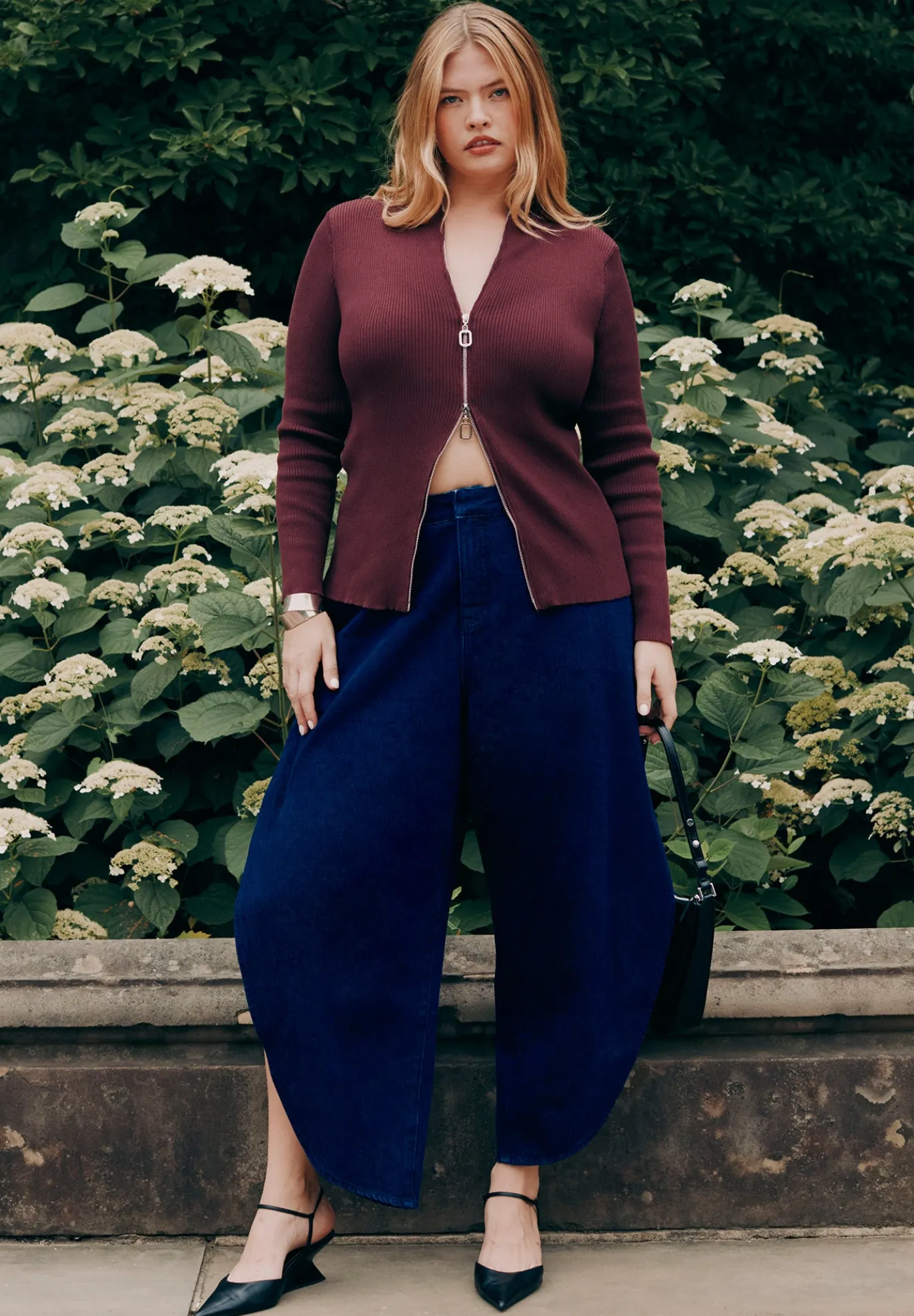 Petal Shape Open Side Jean