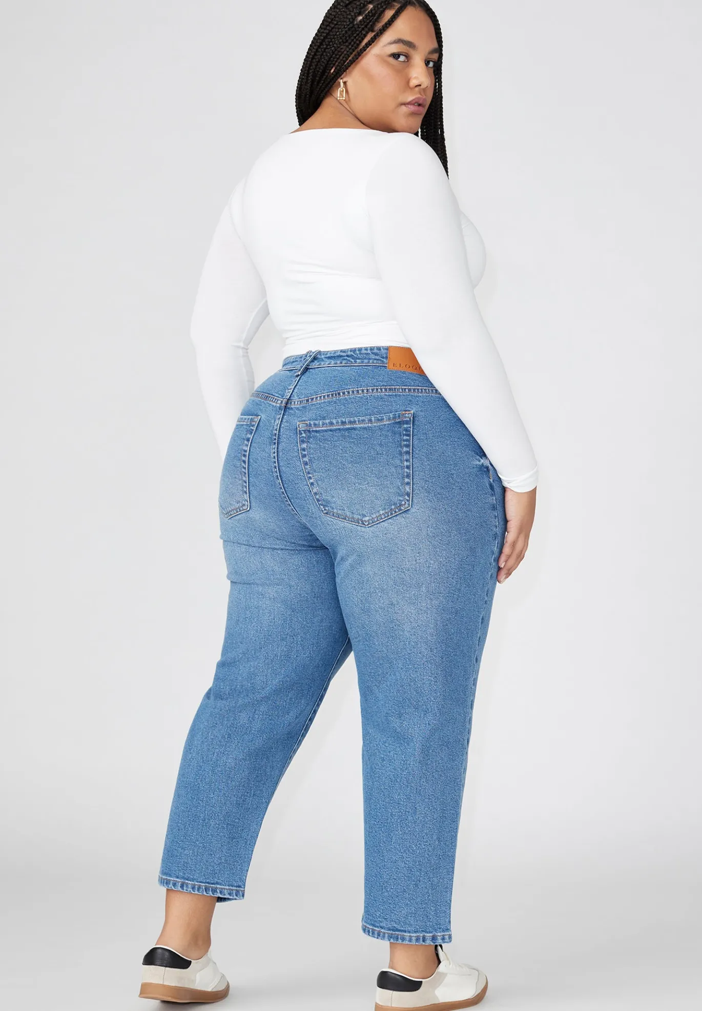 The Naomi Comfort Stretch Straight Leg Jean Crop